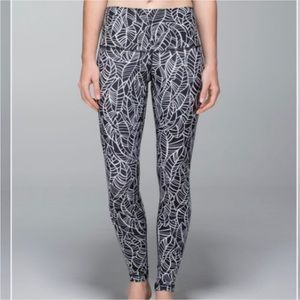Lululemon Wunder Under Pant Luxtreme. Pretty Palm Black AngelWing
